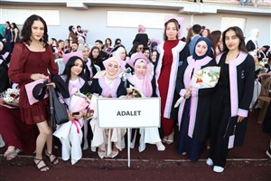 ASÜ'de Mezuniyet Coşkusu