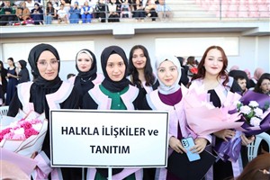 ASÜ'de Mezuniyet Coşkusu