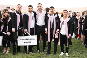 ASÜ'de Mezuniyet Coşkusu
