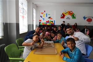 SBMYO Öğrencileri İki Okulda Akıl ve Zeka Oyunları Atölyesi Kurdu
