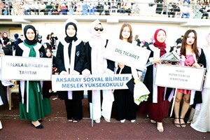 ASÜ'de Mezuniyet Coşkusu