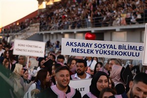 ASÜ'de Mezuniyet Coşkusu