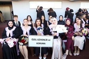 ASÜ'de Mezuniyet Coşkusu